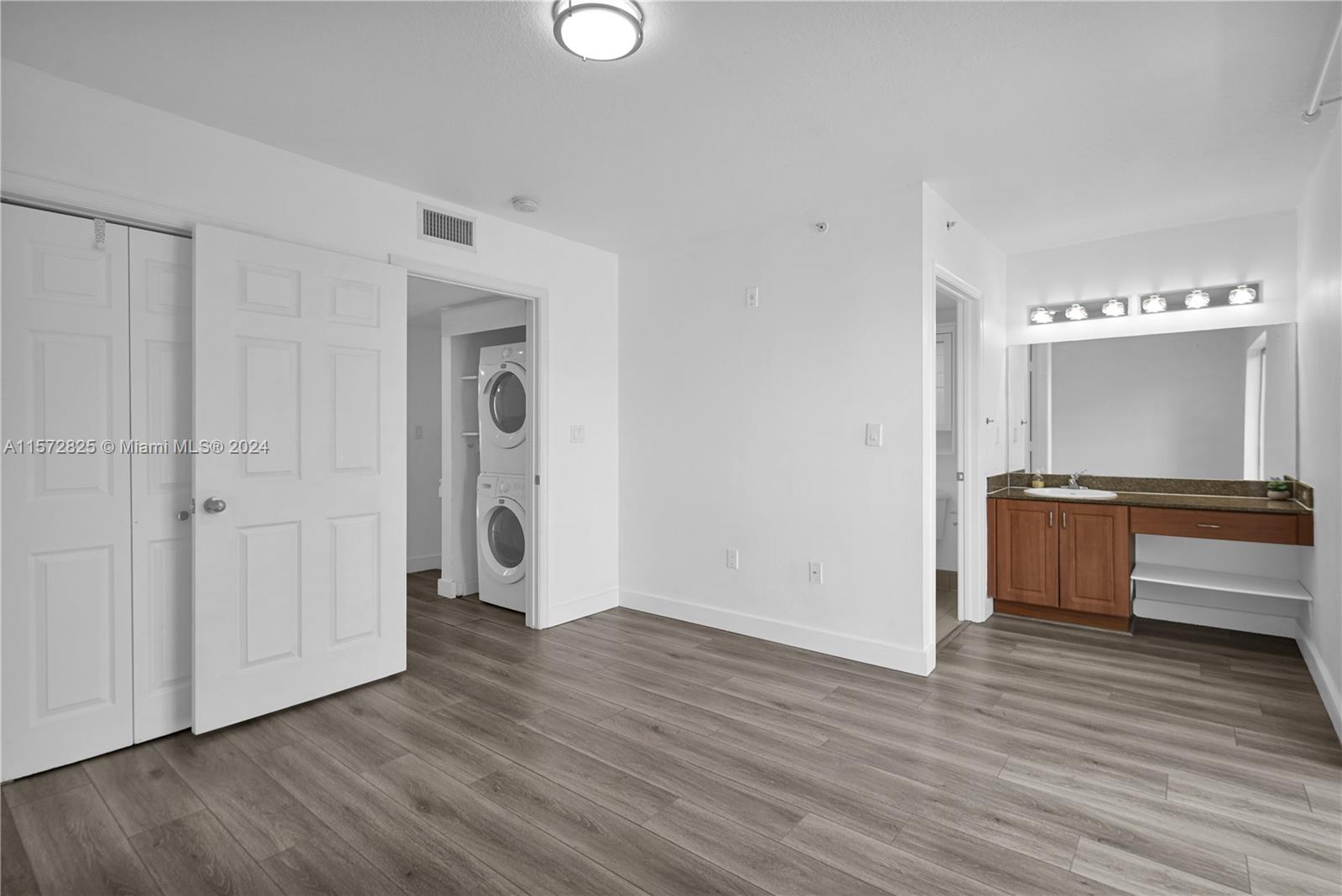 LAS BRISAS OF MIAMI BEACH - Residential Lease