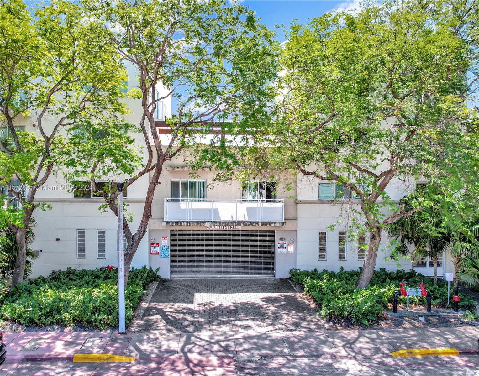 LAS BRISAS OF MIAMI BEACH - Residential Lease