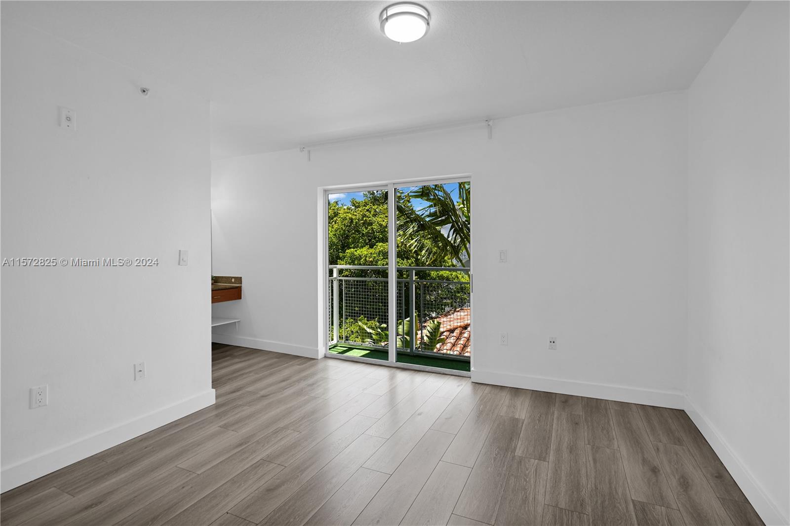 LAS BRISAS OF MIAMI BEACH - Residential Lease
