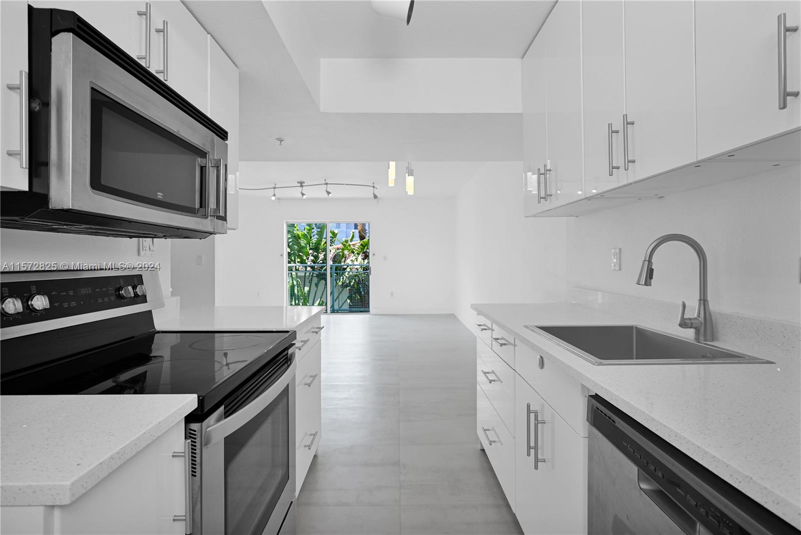 LAS BRISAS OF MIAMI BEACH - Residential Lease
