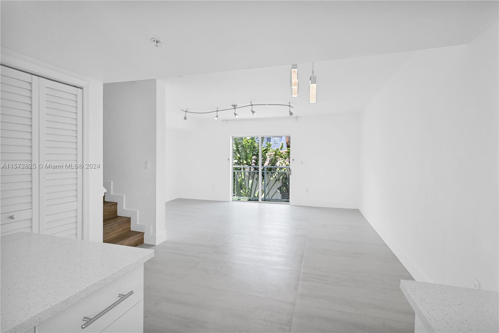 LAS BRISAS OF MIAMI BEACH - Residential Lease