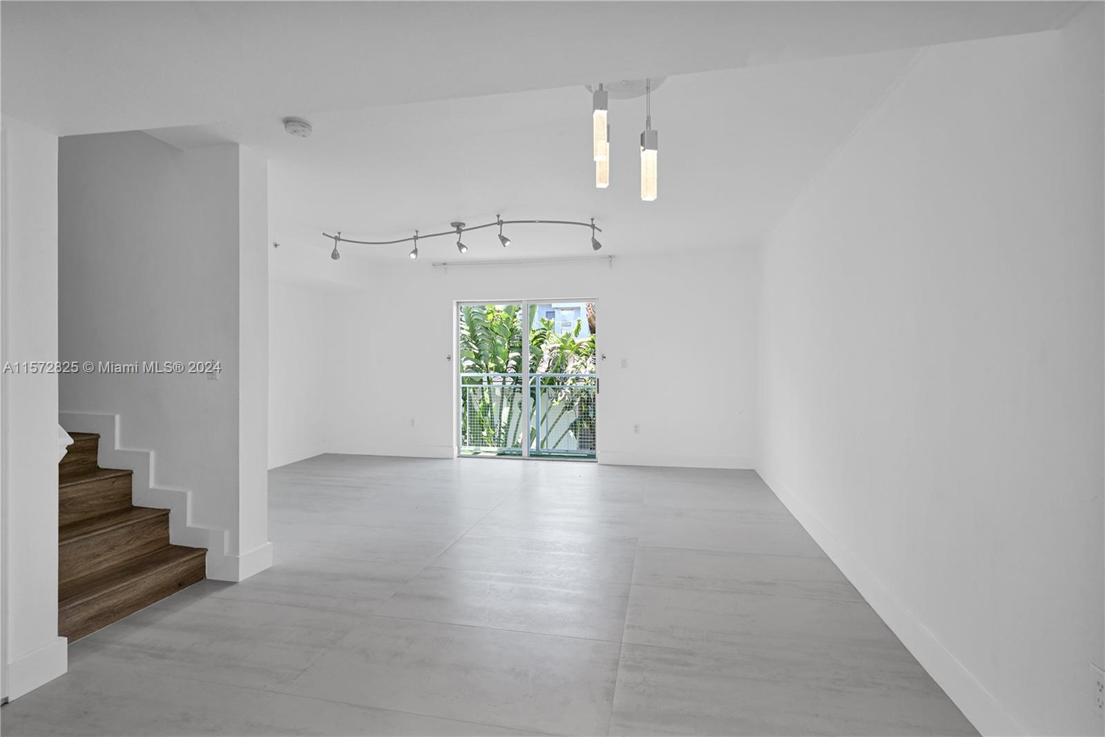 LAS BRISAS OF MIAMI BEACH - Residential Lease