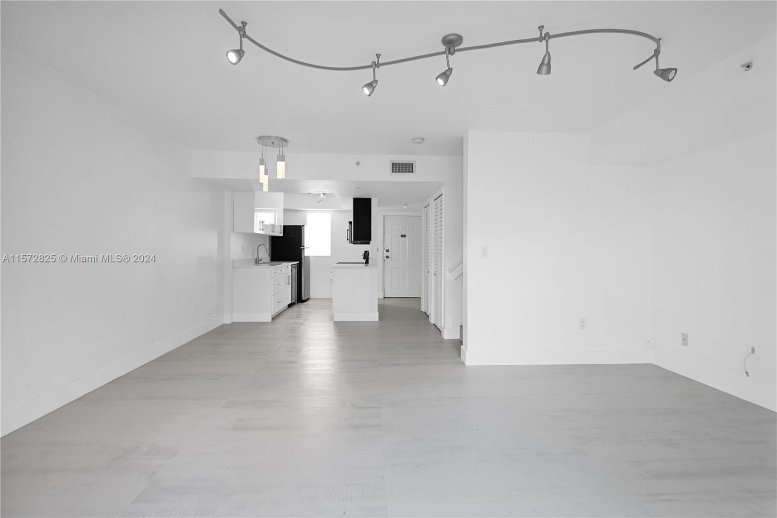 LAS BRISAS OF MIAMI BEACH - Residential Lease