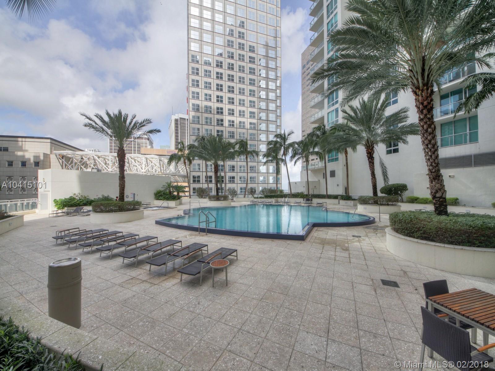 MET 1 CONDO - Residential