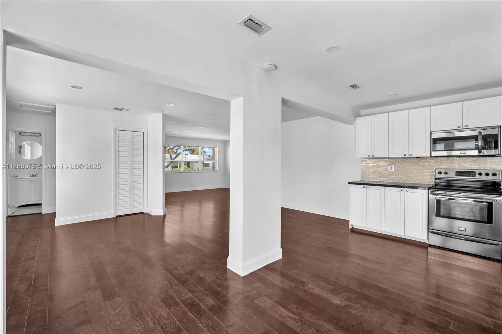 HOLLYWOOD HEIGHTS ADD SEC - Residential Lease