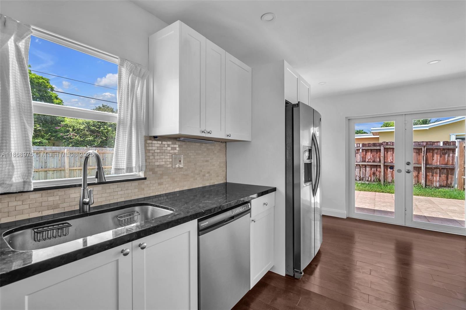 HOLLYWOOD HEIGHTS ADD SEC - Residential Lease