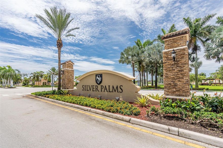 Beautiful 4-bedroom, 2.5-bath corner townhouse with great upgrades and plenty of space for comfortable living. Features include porcelain floors, an updated kitchen, remodeled bathrooms, and a bright, open layout. Perfect for a family looking for space and functionality. The community offers a pool, gym, and clubhouse, and is conveniently located close to shopping, dining, and everyday essentials. Great opportunity to own a spacious home in a central location. Must see!