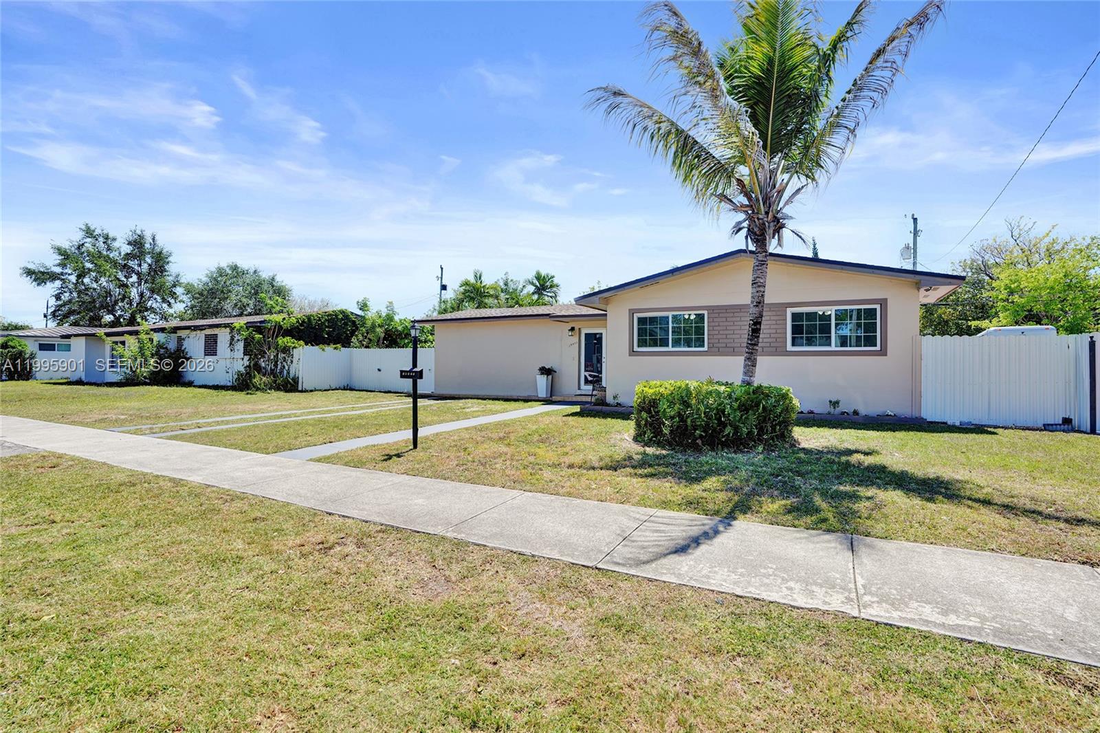 PINE TREE MANOR SEC 4 - Residential