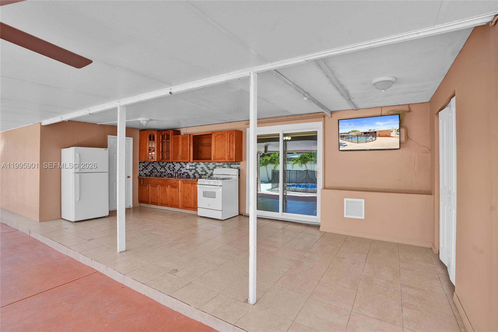 PINE TREE MANOR SEC 4 - Residential