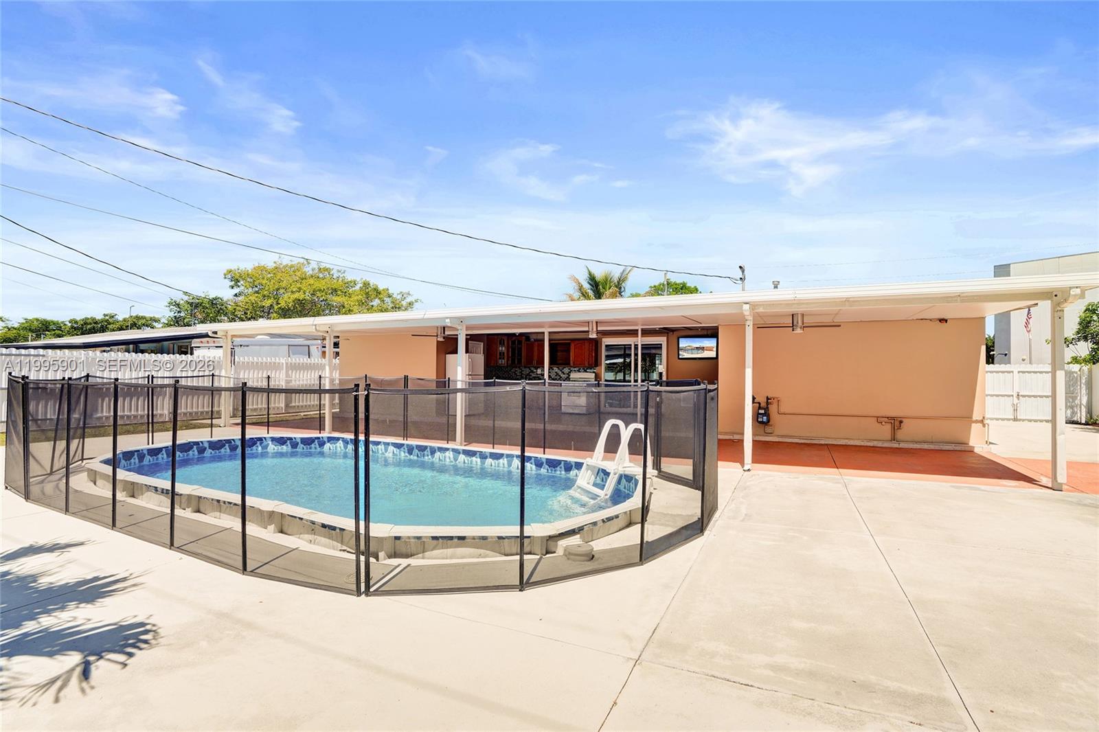 PINE TREE MANOR SEC 4 - Residential