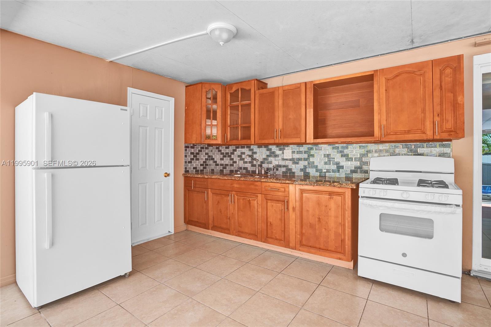 PINE TREE MANOR SEC 4 - Residential
