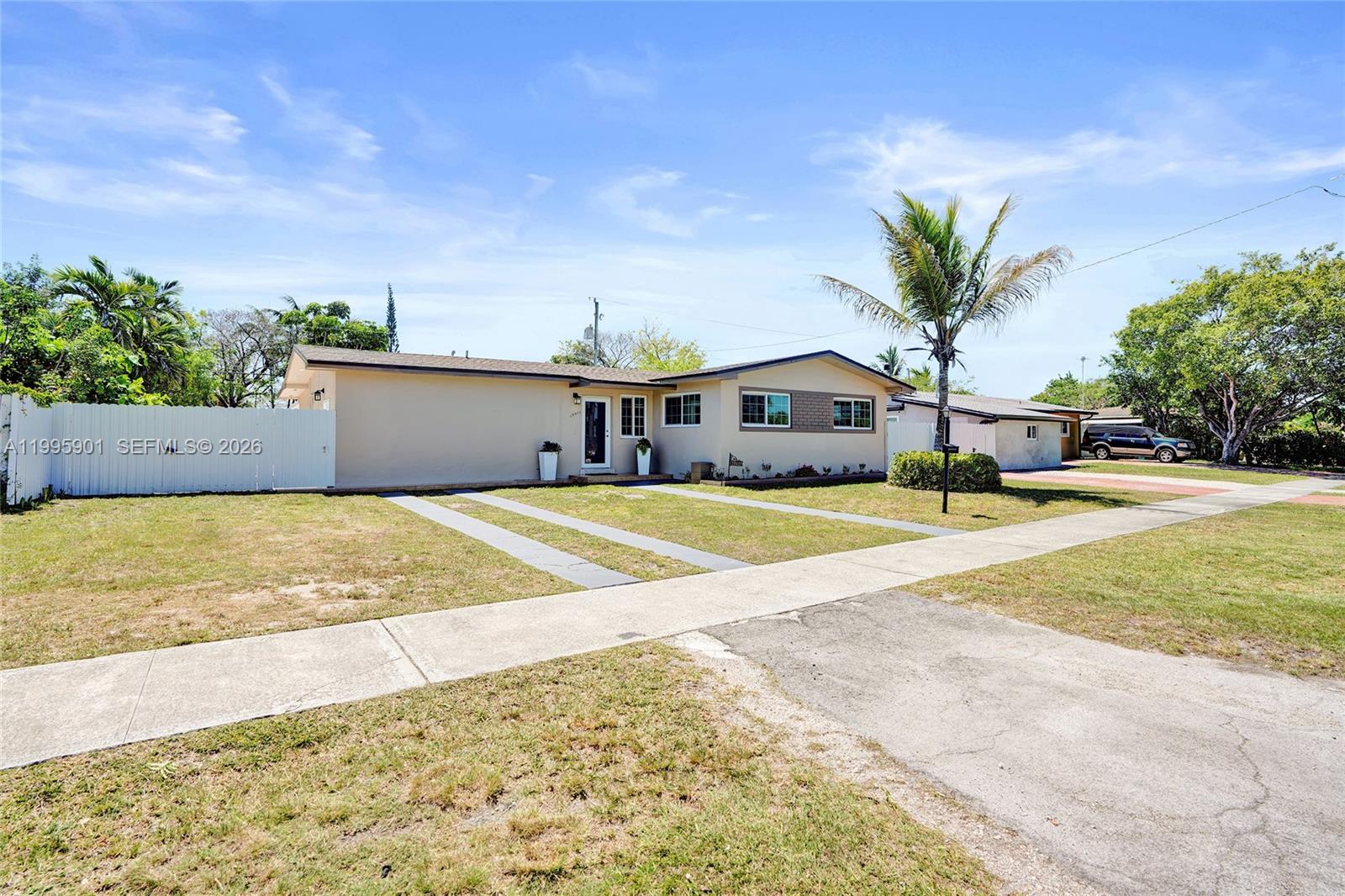 PINE TREE MANOR SEC 4 - Residential