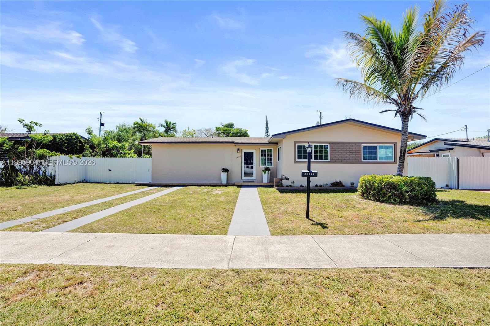 PINE TREE MANOR SEC 4 - Residential