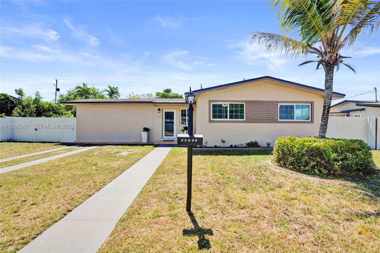 PINE TREE MANOR SEC 4 - Residential