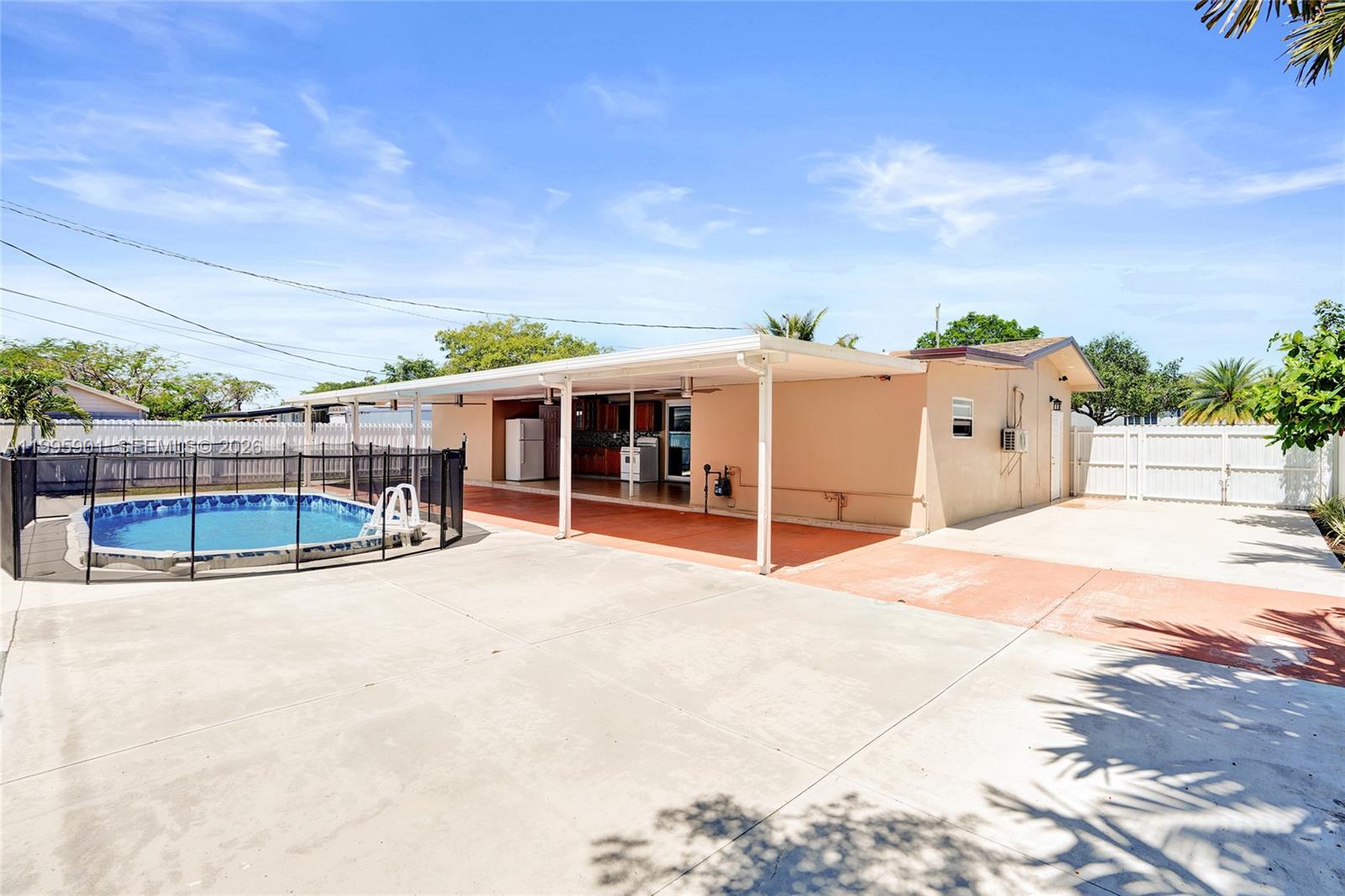 PINE TREE MANOR SEC 4 - Residential