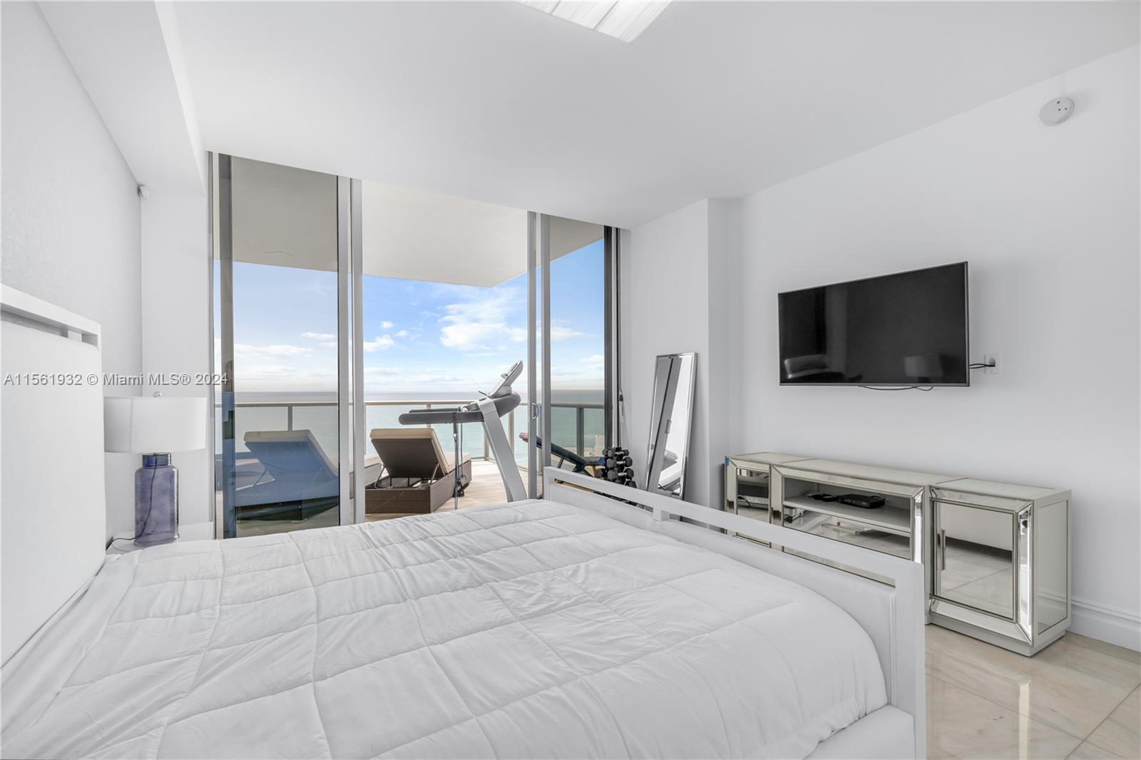 St Regis - Residential