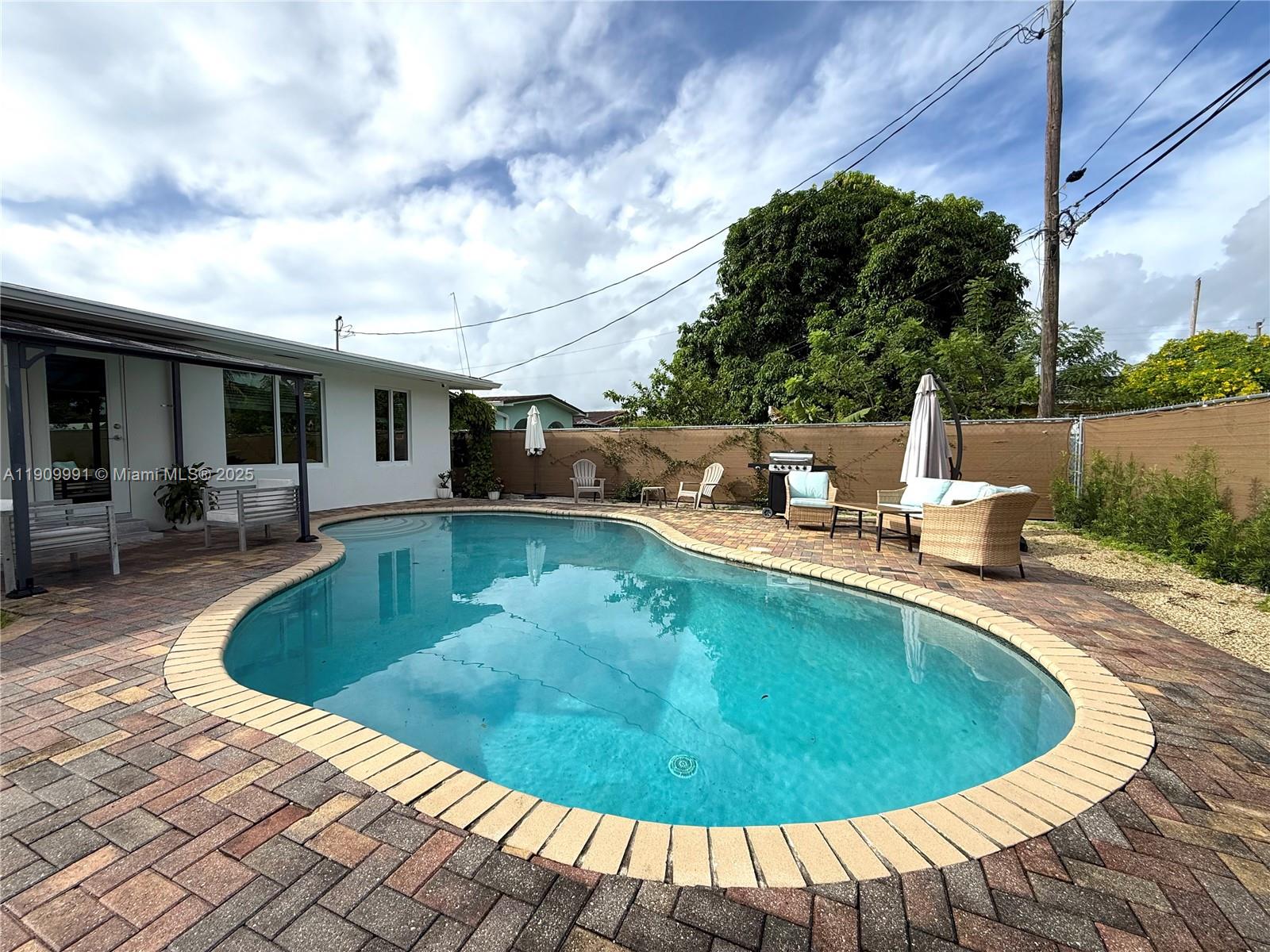 CORAL VILLAS REV - Residential