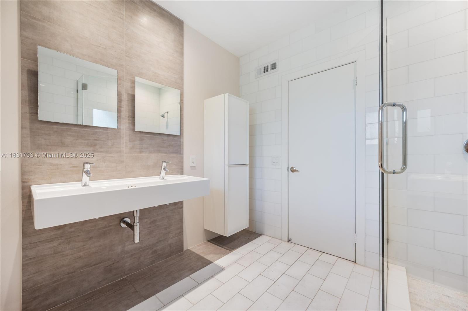 1101 CONDO - Residential Lease