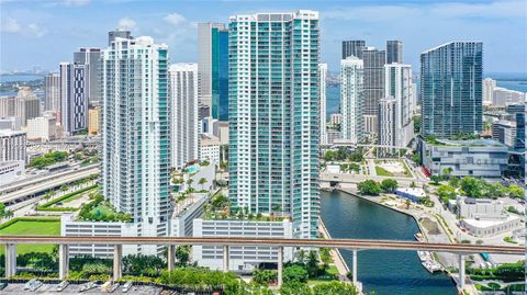 Tiny photo for 92 SW 3rd St #1803, Miami, FL 33130 (MLS # A12027084)