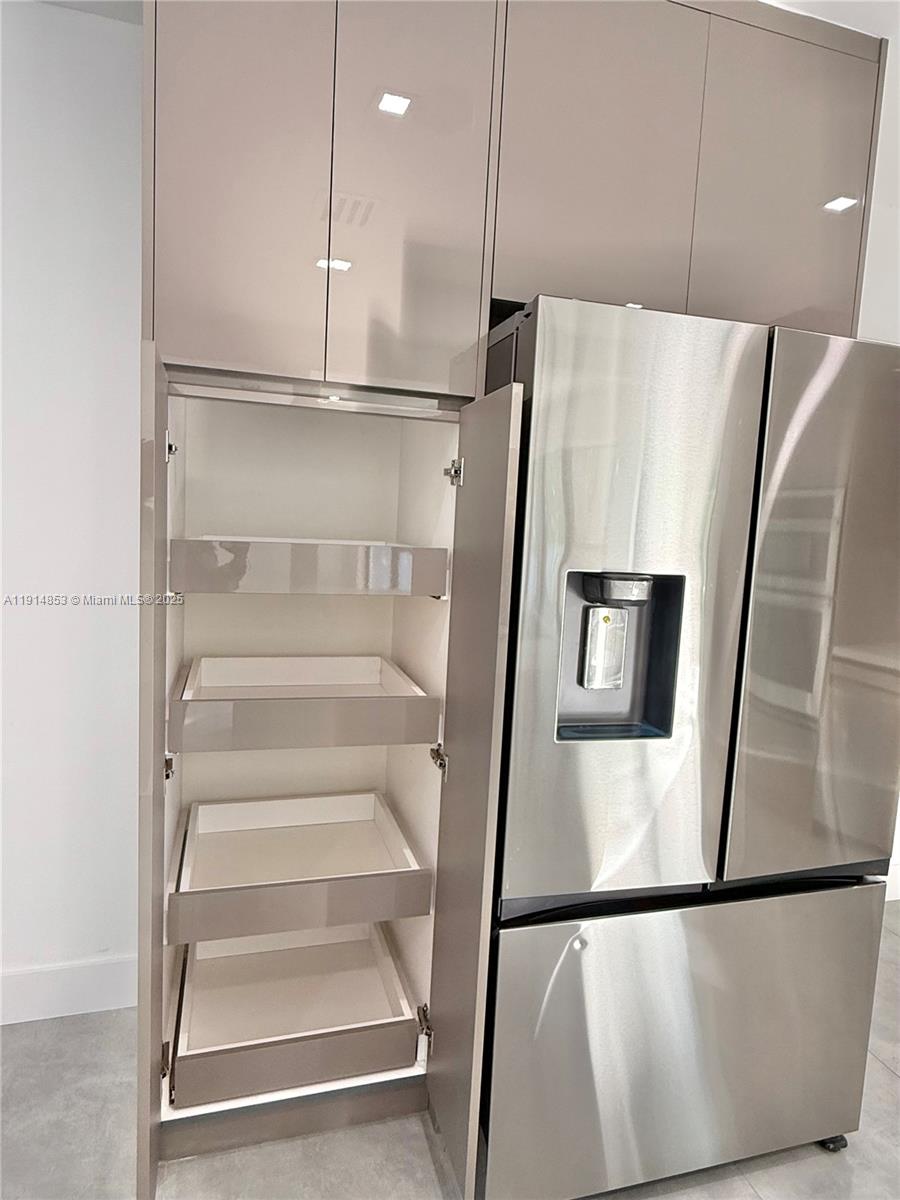 BREEZESWEPT ESTATES 1ST A - Residential Lease