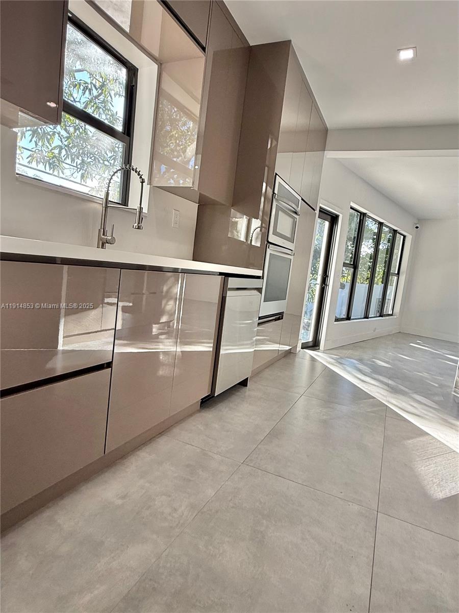 BREEZESWEPT ESTATES 1ST A - Residential Lease