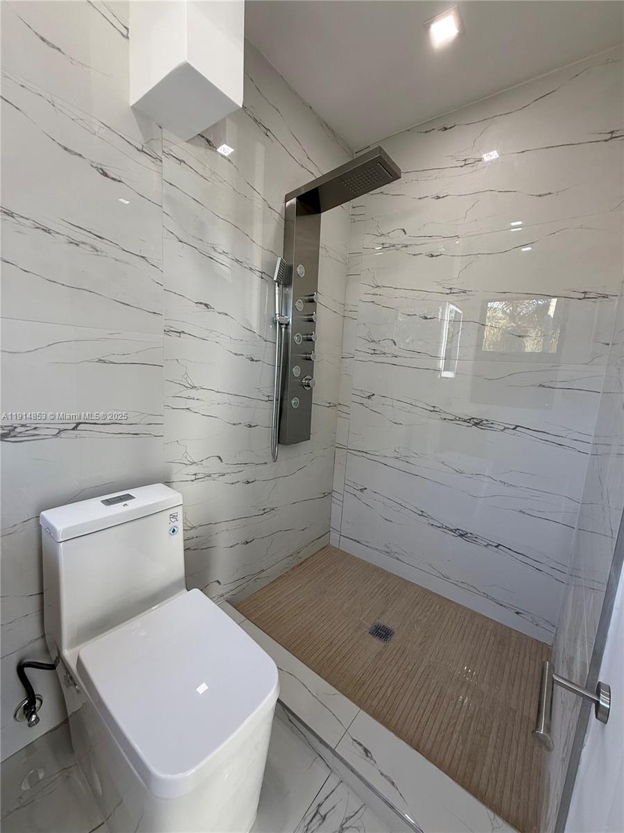 BREEZESWEPT ESTATES 1ST A - Residential Lease