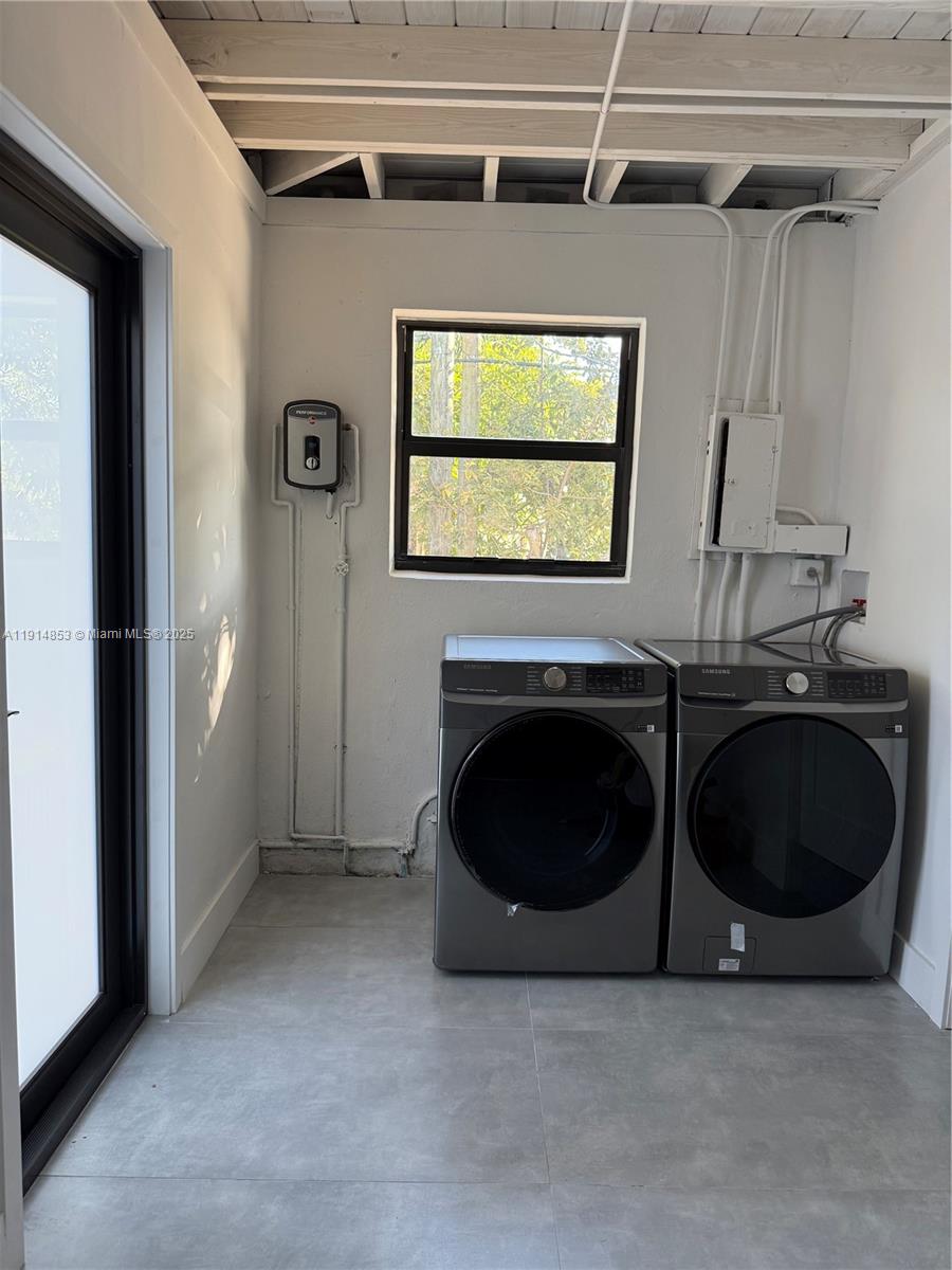 BREEZESWEPT ESTATES 1ST A - Residential Lease