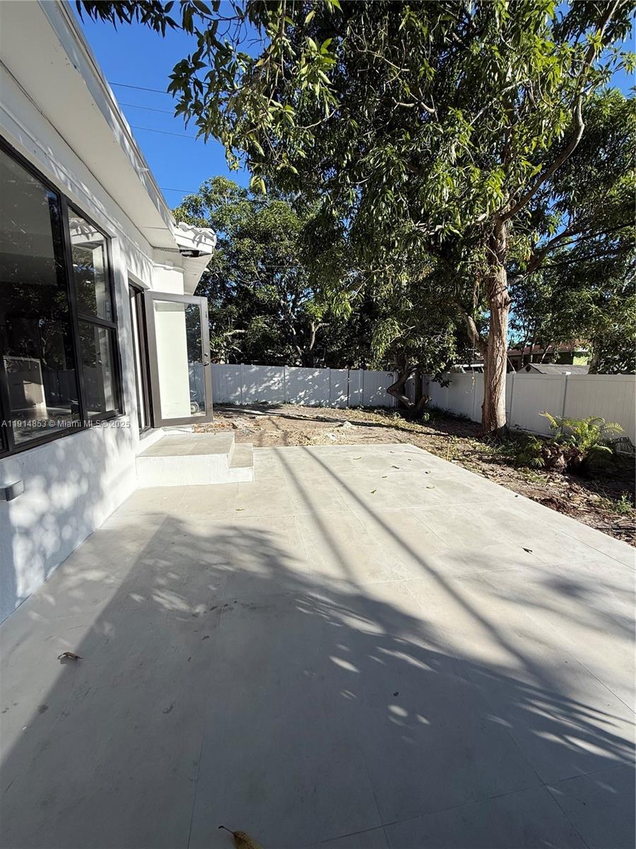 BREEZESWEPT ESTATES 1ST A - Residential Lease