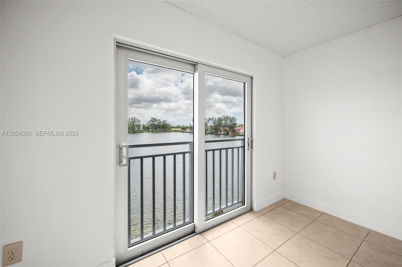 VISTA DEL LAGO I CONDO - Residential