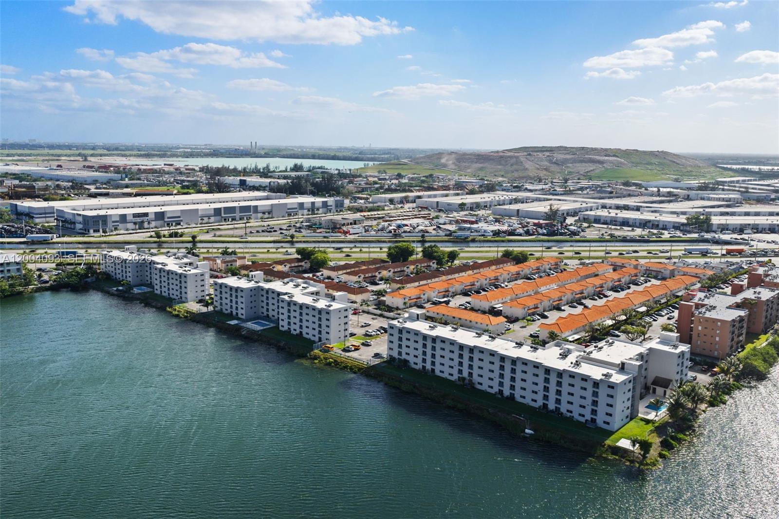 VISTA DEL LAGO I CONDO - Residential