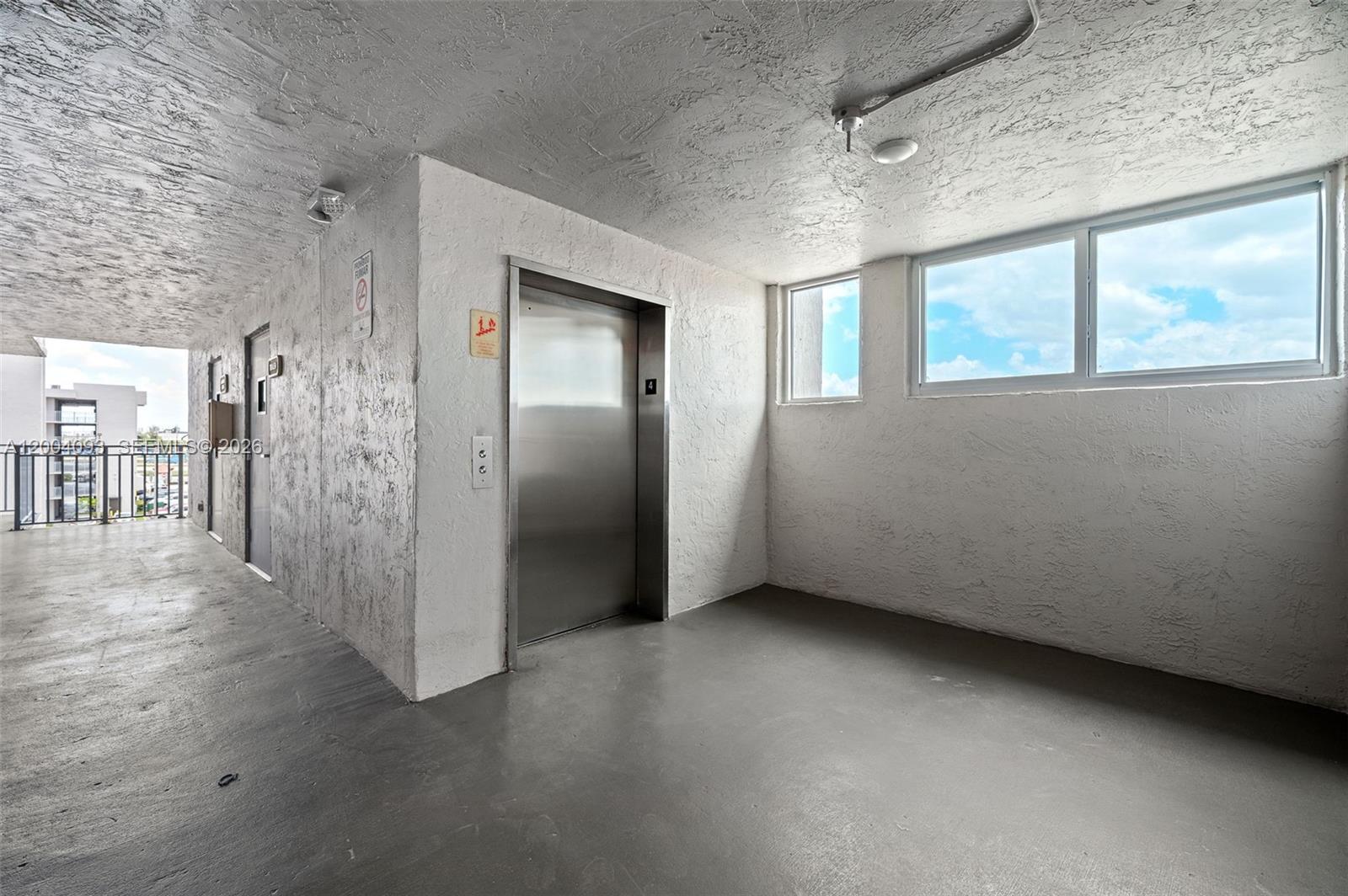 VISTA DEL LAGO I CONDO - Residential