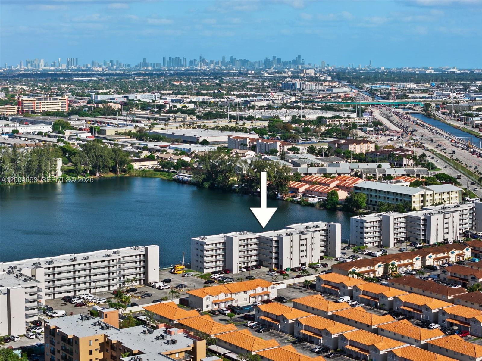 VISTA DEL LAGO I CONDO - Residential