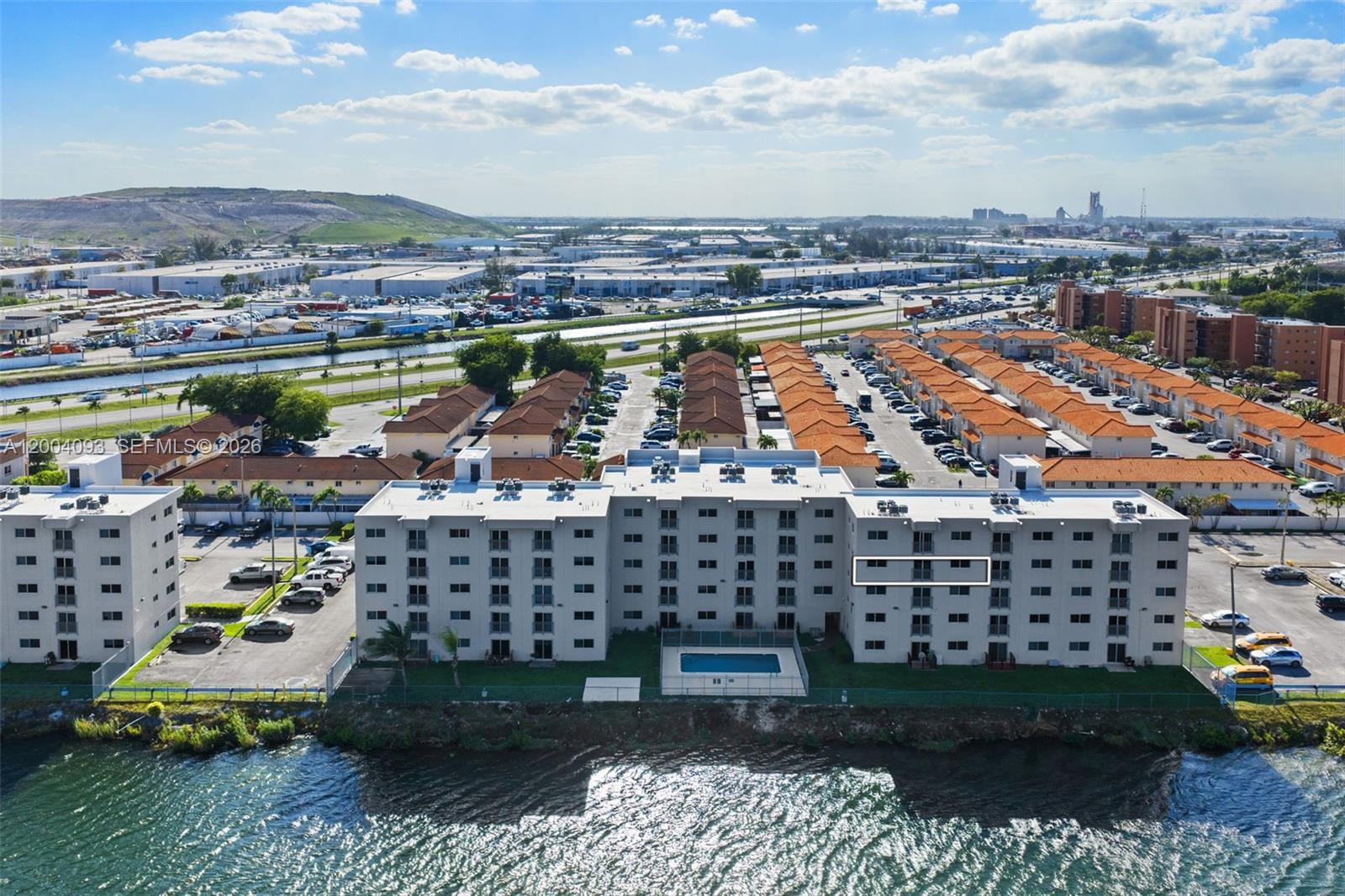 VISTA DEL LAGO I CONDO - Residential