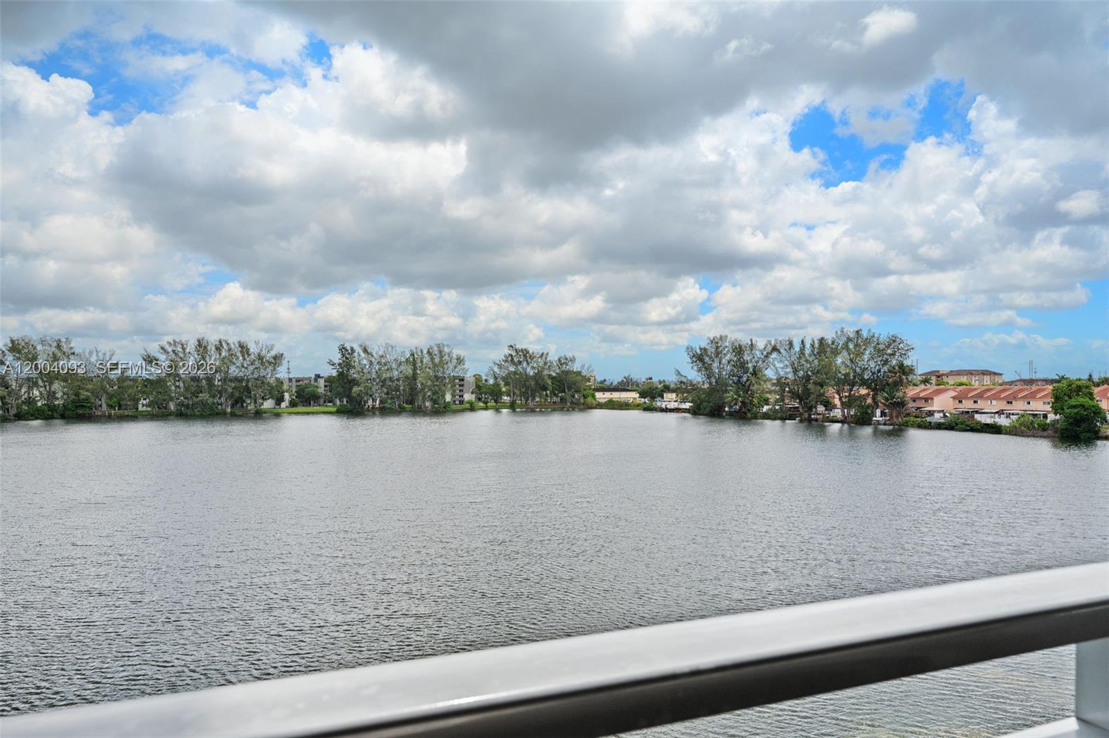 VISTA DEL LAGO I CONDO - Residential