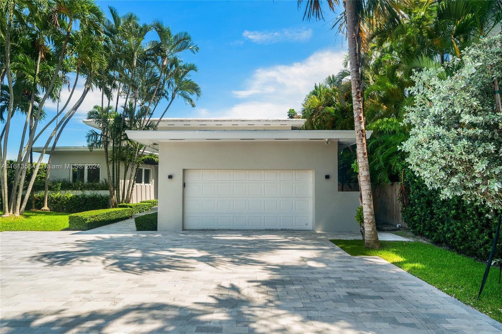 Photo 12 of 84 of 1300 S Venetian Way house