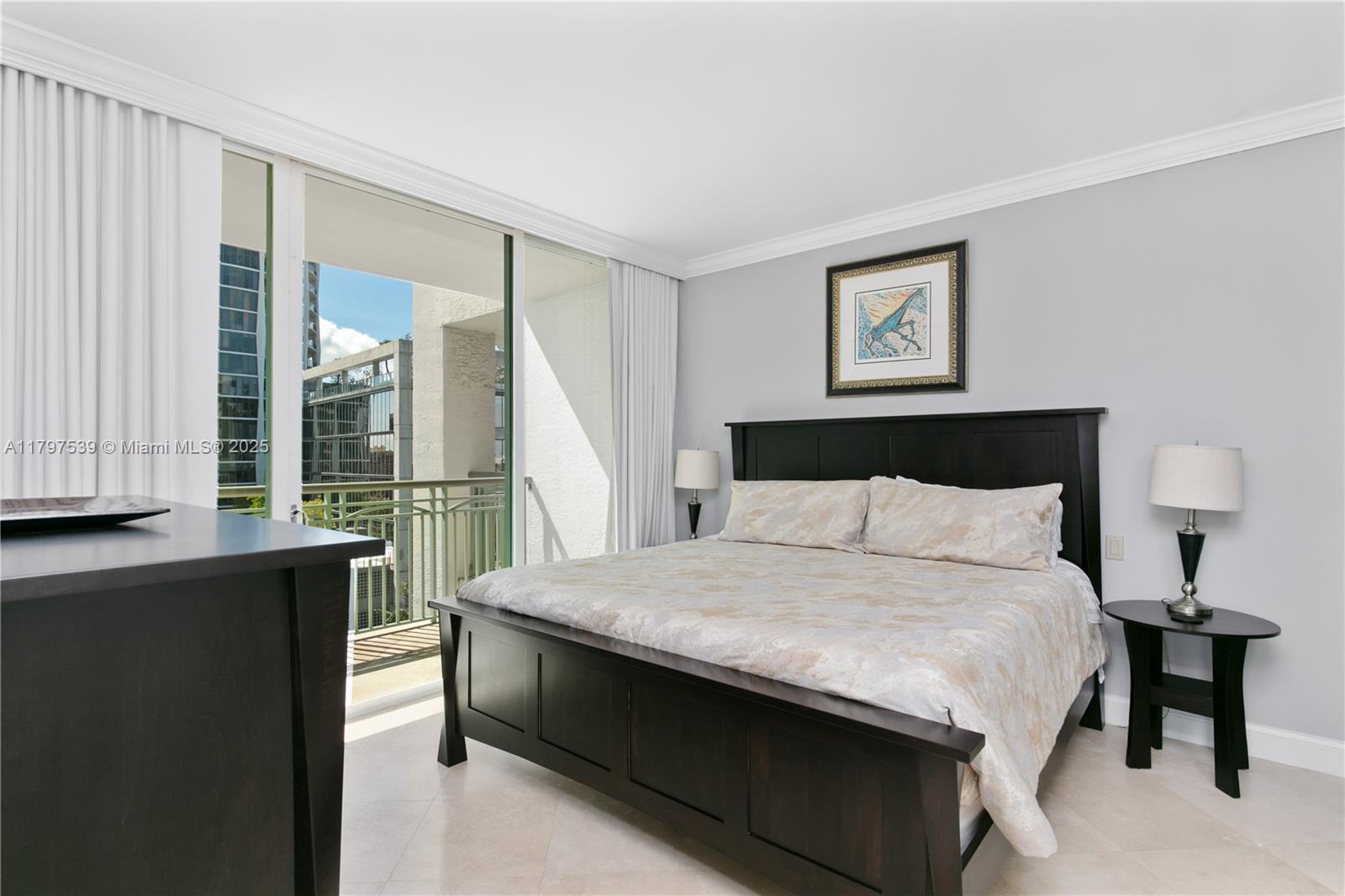 THE EXECUTIVE RESIDENCES - Residential