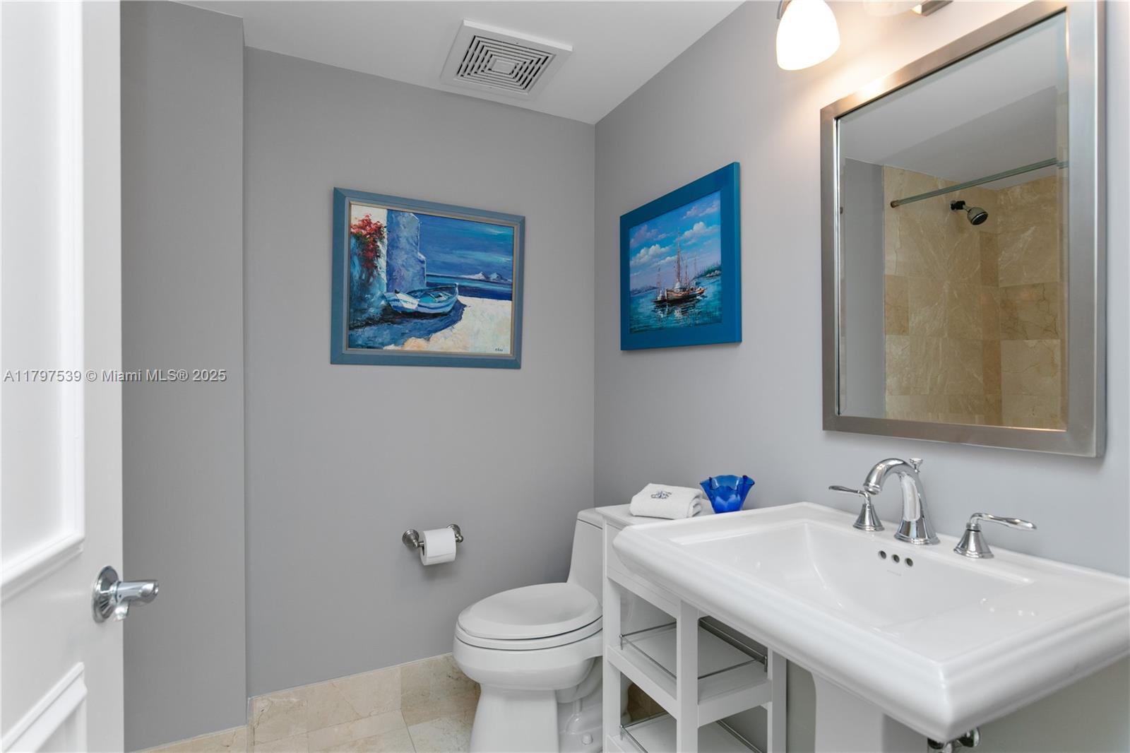 THE EXECUTIVE RESIDENCES - Residential