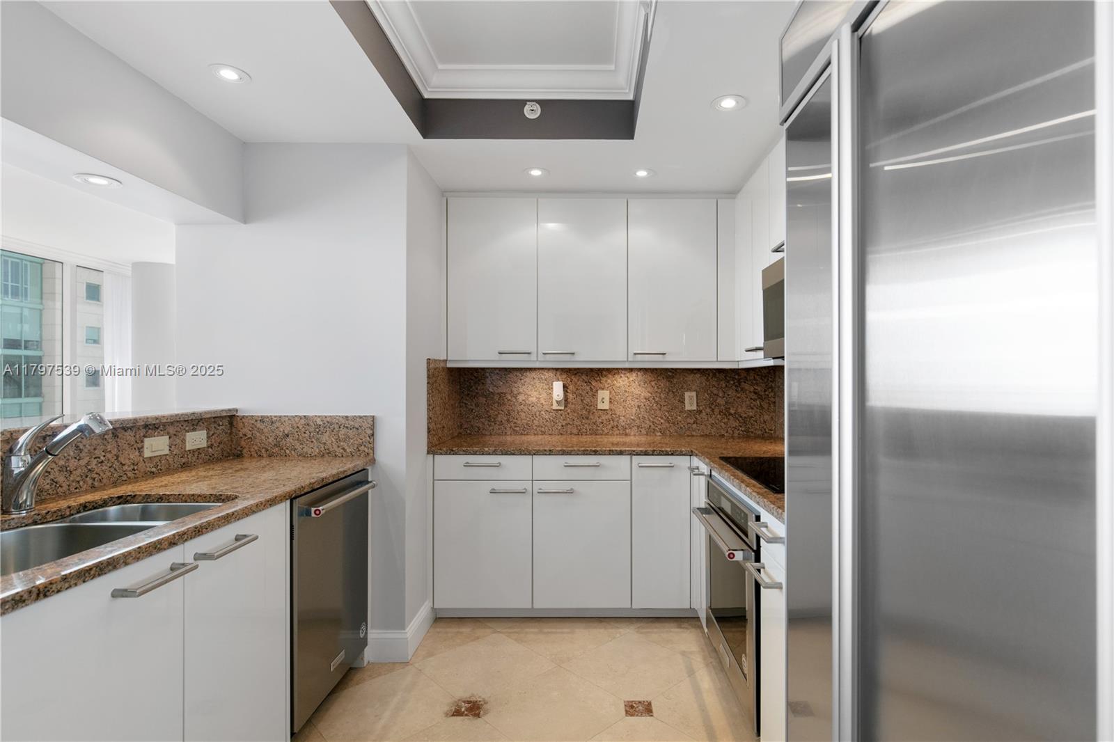 THE EXECUTIVE RESIDENCES - Residential