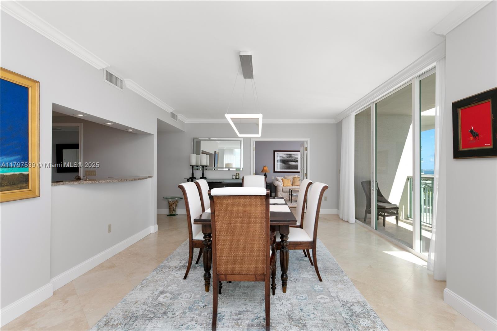 THE EXECUTIVE RESIDENCES - Residential