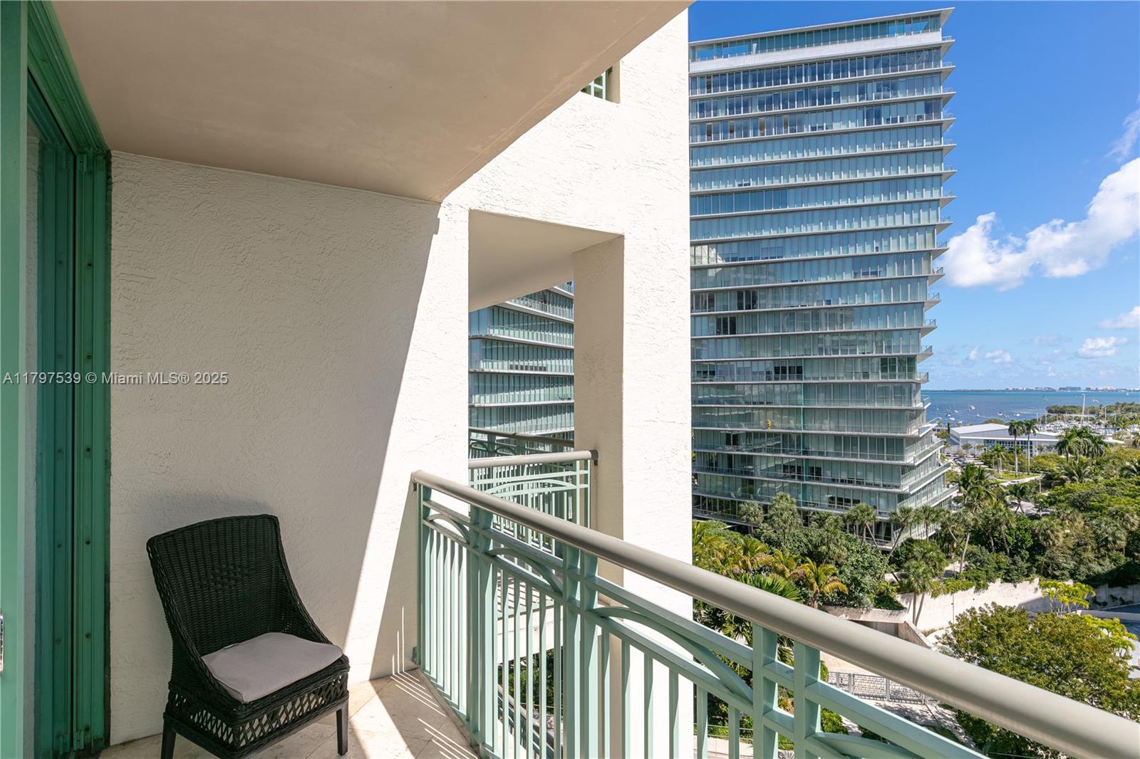 THE EXECUTIVE RESIDENCES - Residential