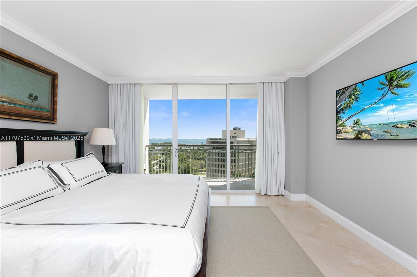 THE EXECUTIVE RESIDENCES - Residential