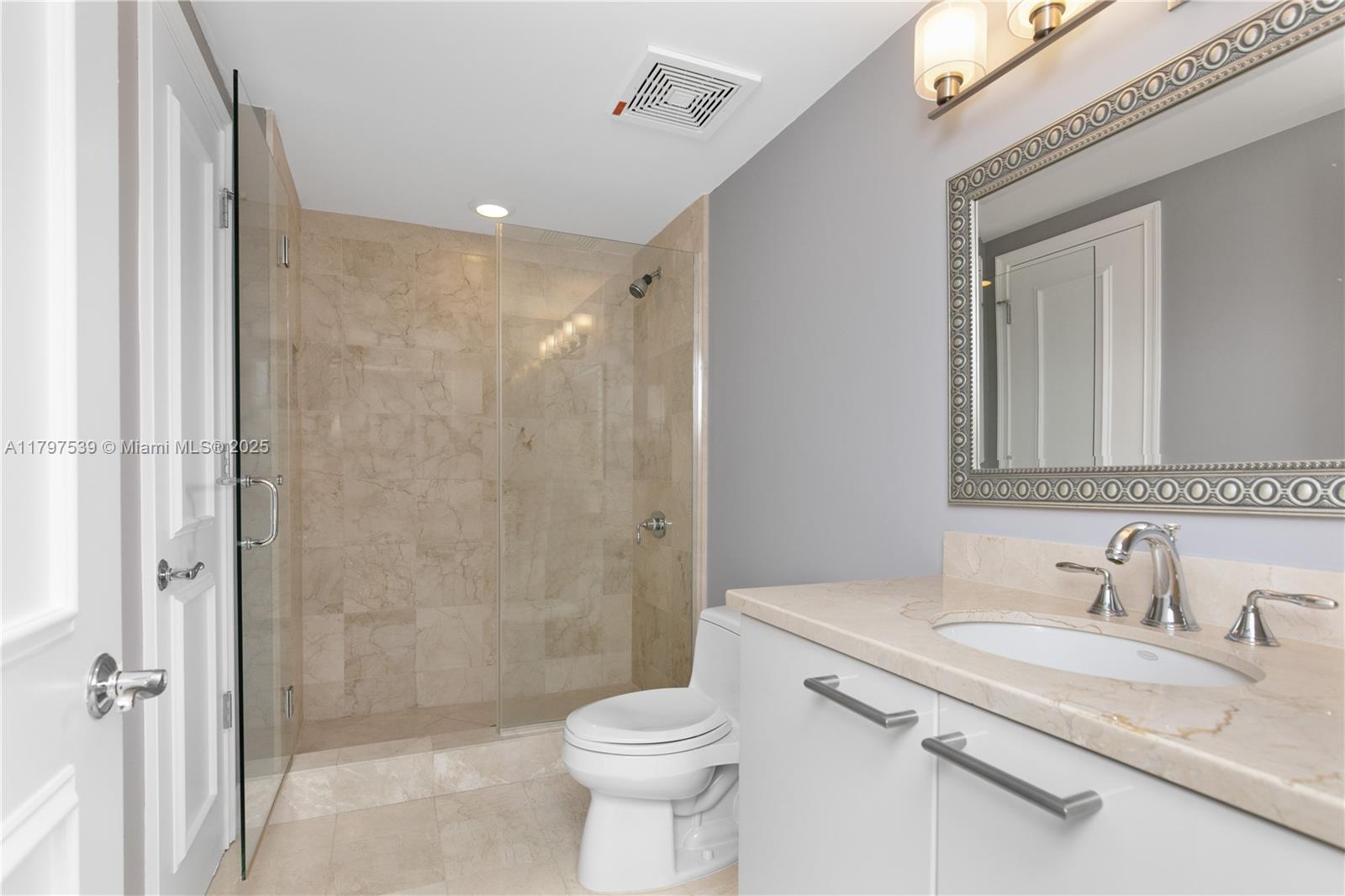 THE EXECUTIVE RESIDENCES - Residential