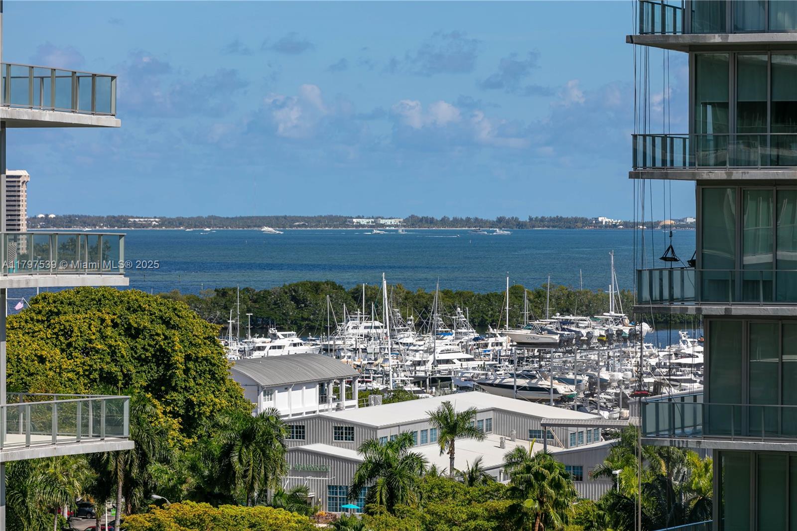 THE EXECUTIVE RESIDENCES - Residential