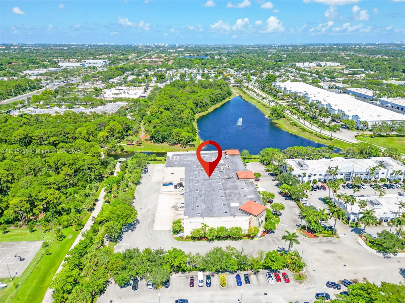 6850 Lyons Technology Cir