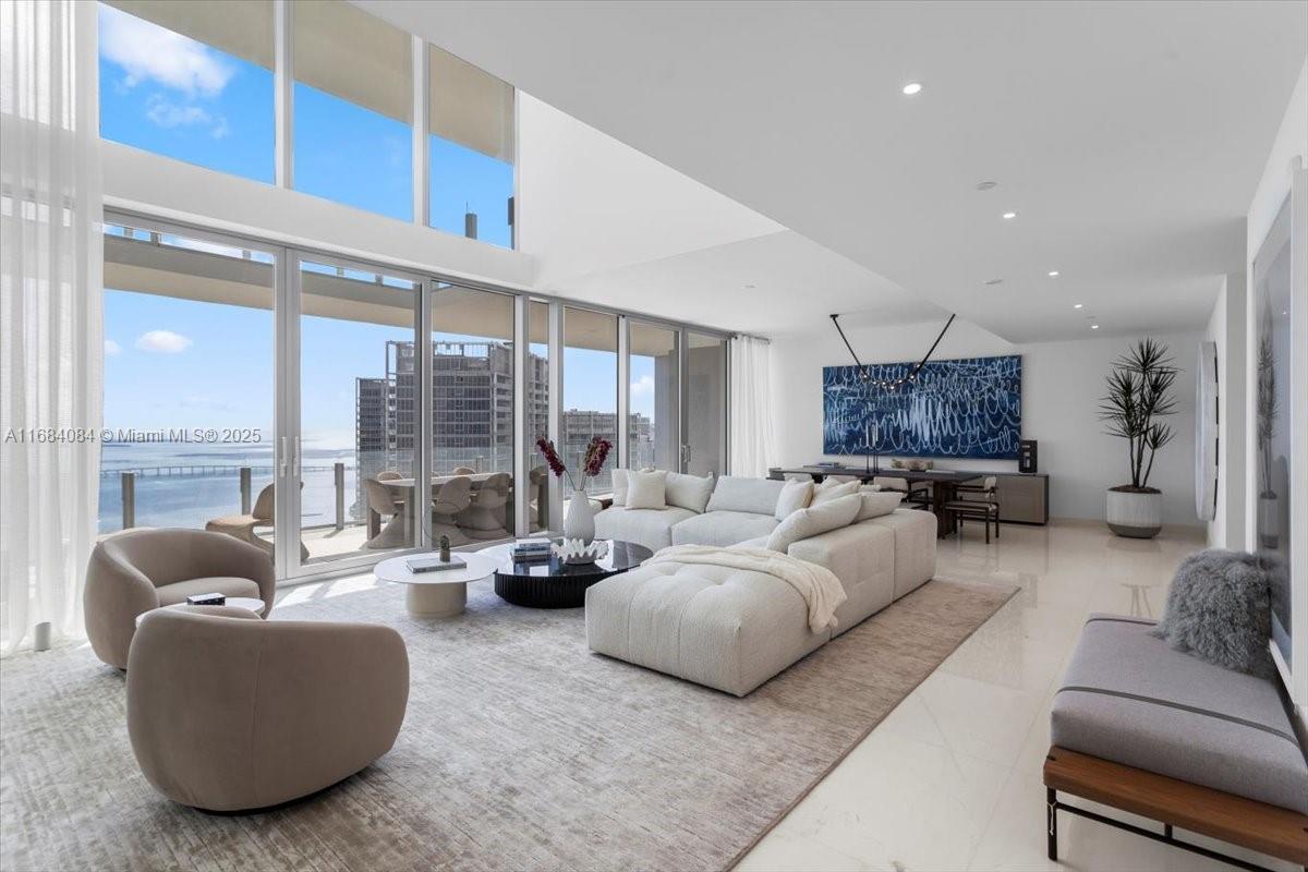 300 Biscayne Blvd Way 5002 Duplex
