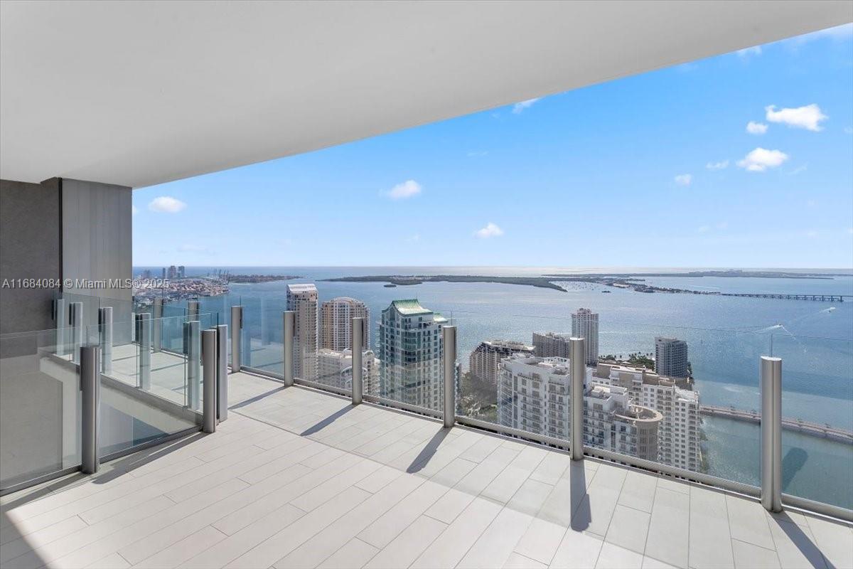 300 Biscayne Blvd Way 5002 Duplex