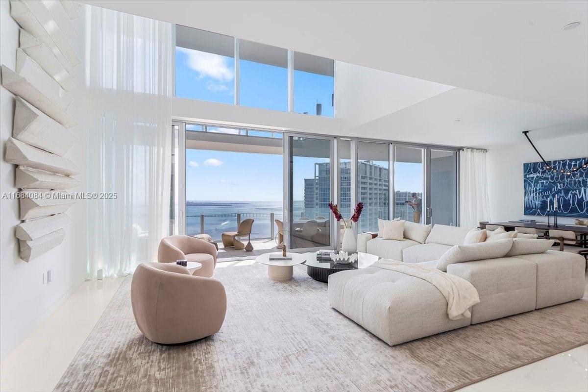 300 Biscayne Blvd Way 5002 Duplex