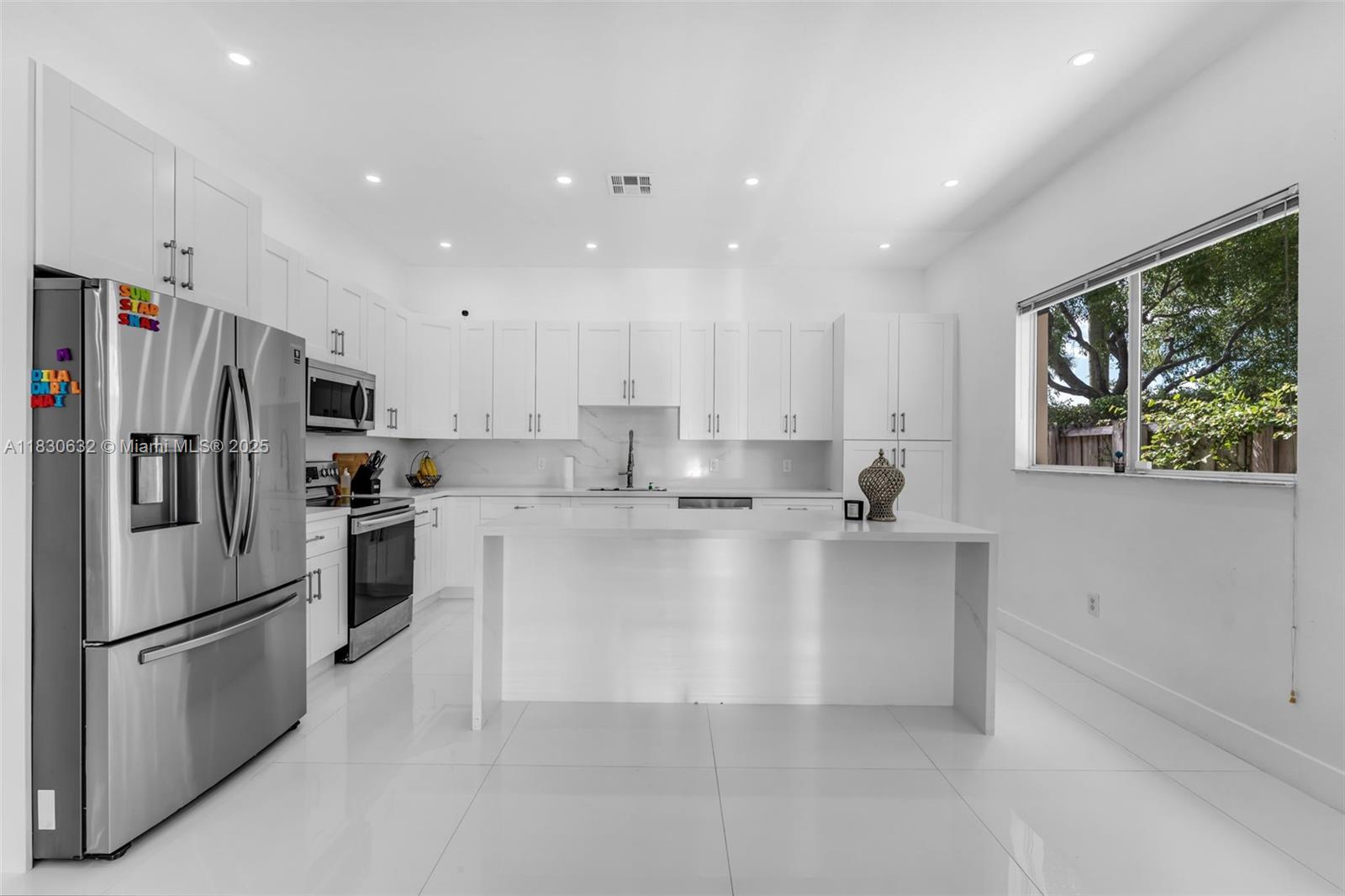 1012 NE 35th Ave