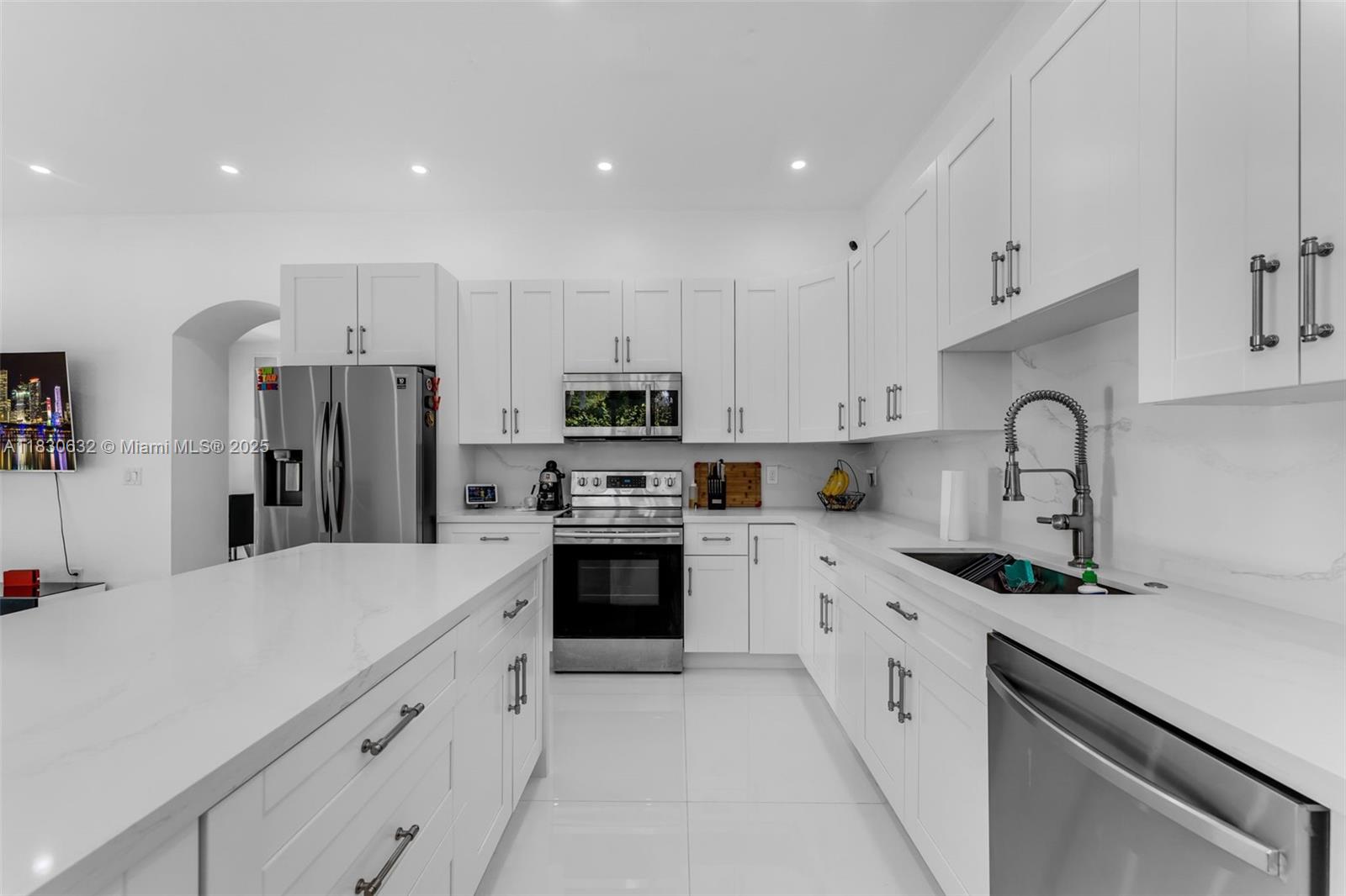 1012 NE 35th Ave