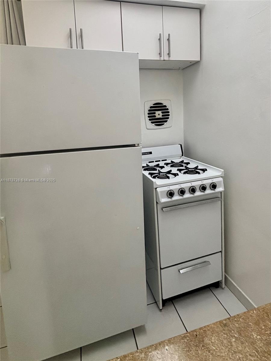 CORAL GABLES SEC L - Residential Lease